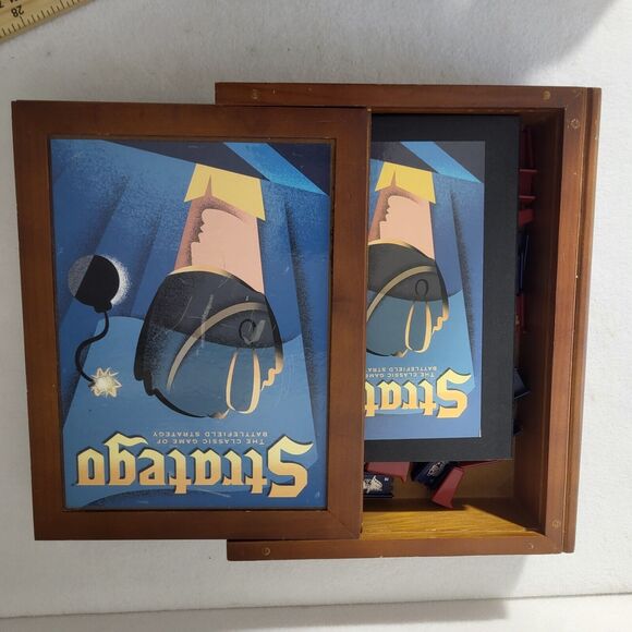 Stratego 2005 Vintage Game Collection Exclusive Shelf Wooden Box - Picture 8 of 9